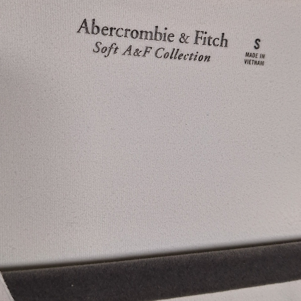 Abercrombie & Fitch Soft AF butterysoft stretch longsleeve v neck thong bodysuit - Picture 4 of 6